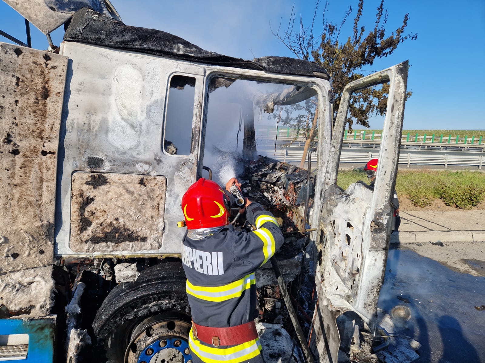 Incendiu TIR A2 - zona Cernavodă (2)