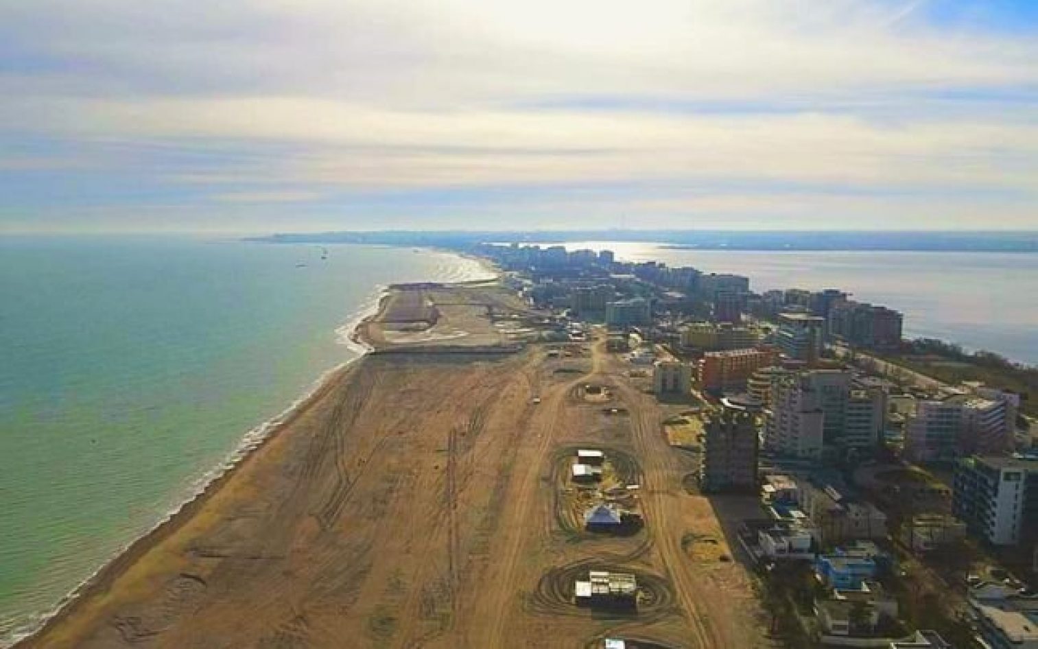 Amenajarea plajelor din Mamaia va fi făcută în urma unui concurs internațional de soluții. Constănțenii sunt invitați să participe la completarea unor chestionare