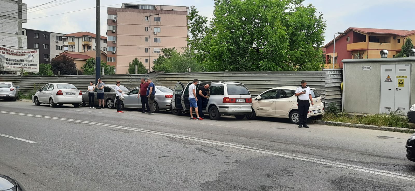 (FOTO) Accident cu 5 mașini în zona RAR din Constanța. Echipaj SMURD, la locul impactului