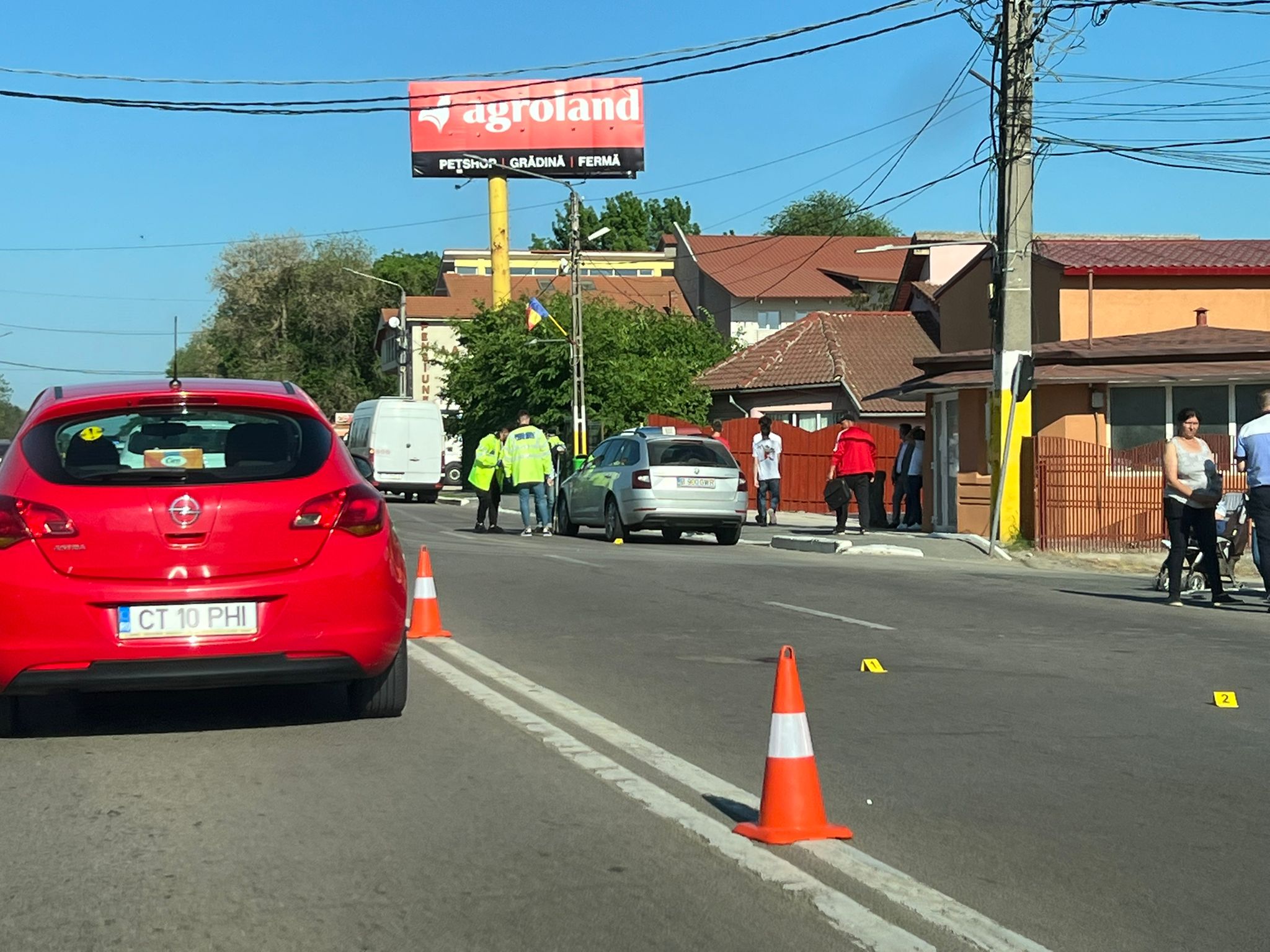 Valu lui Traian: Un bărbat se zbate între viață și moarte după ce a fost lovit de o mașină când traversa prin loc nepermis