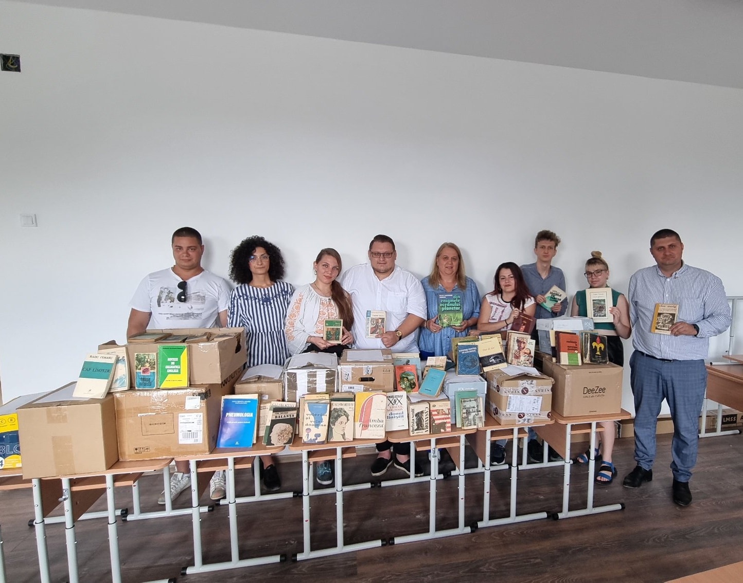 1000 de cărți au fost donate elevilor din Ion Corvin prin proiectul derulat de tinerii liberali constănțeni