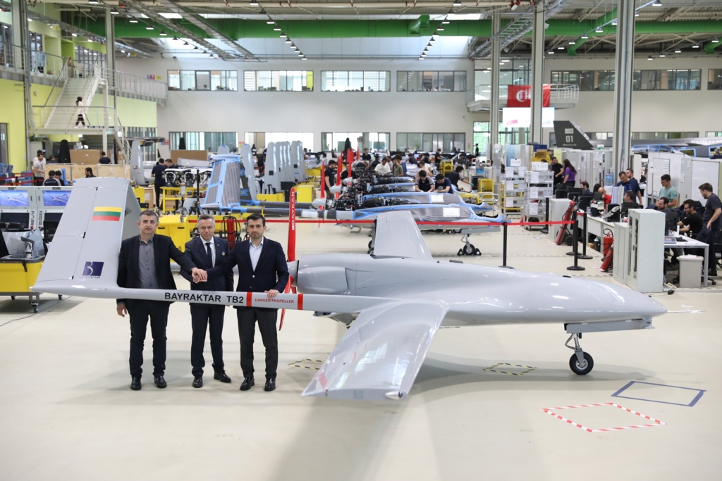 Ucraina va primi GRATUIT drona pentru care Lituania a strâns 5 milioane de euro