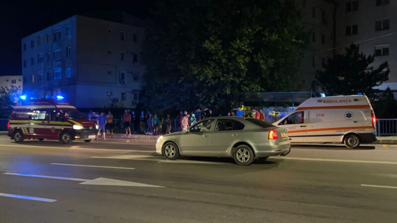 (FOTO) Accident rutier pe podul din Medgidia. Două autoturisme implicate