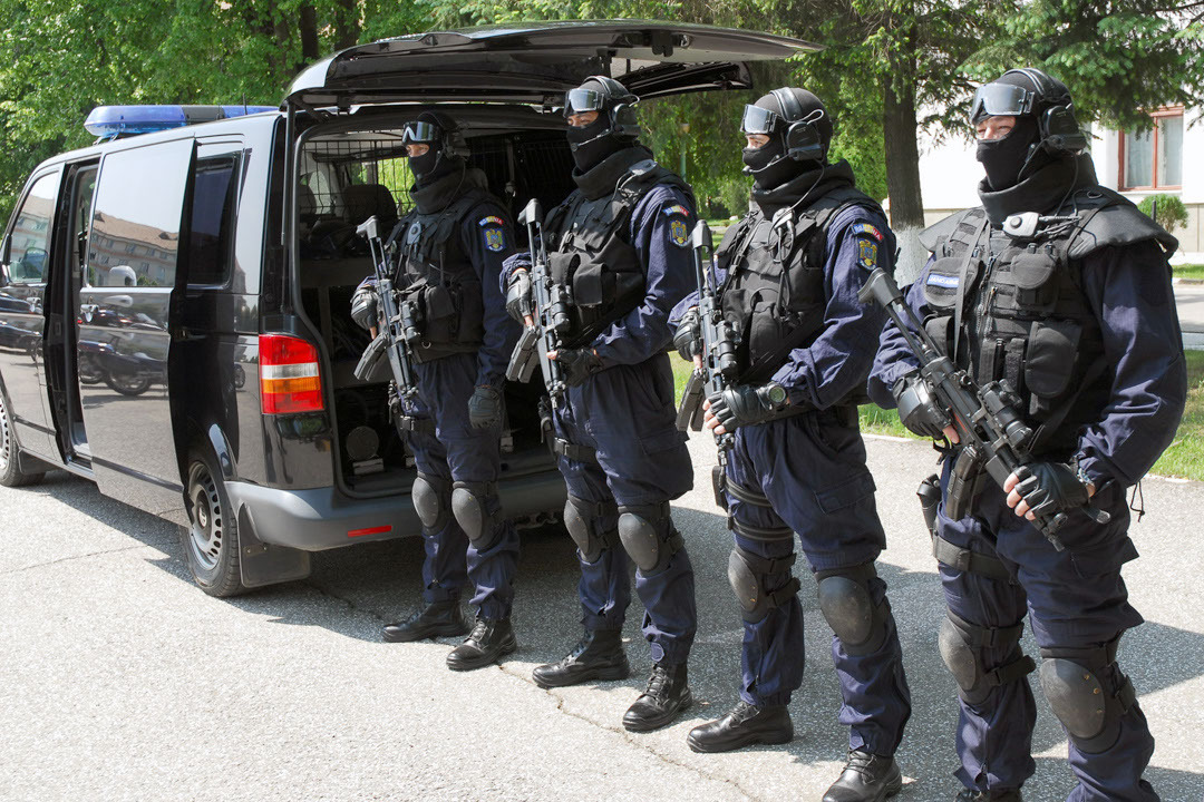 Un bărbat care cerea bani în scop caritabil, prins în Mangalia de jandarmi. Cum acționa acesta