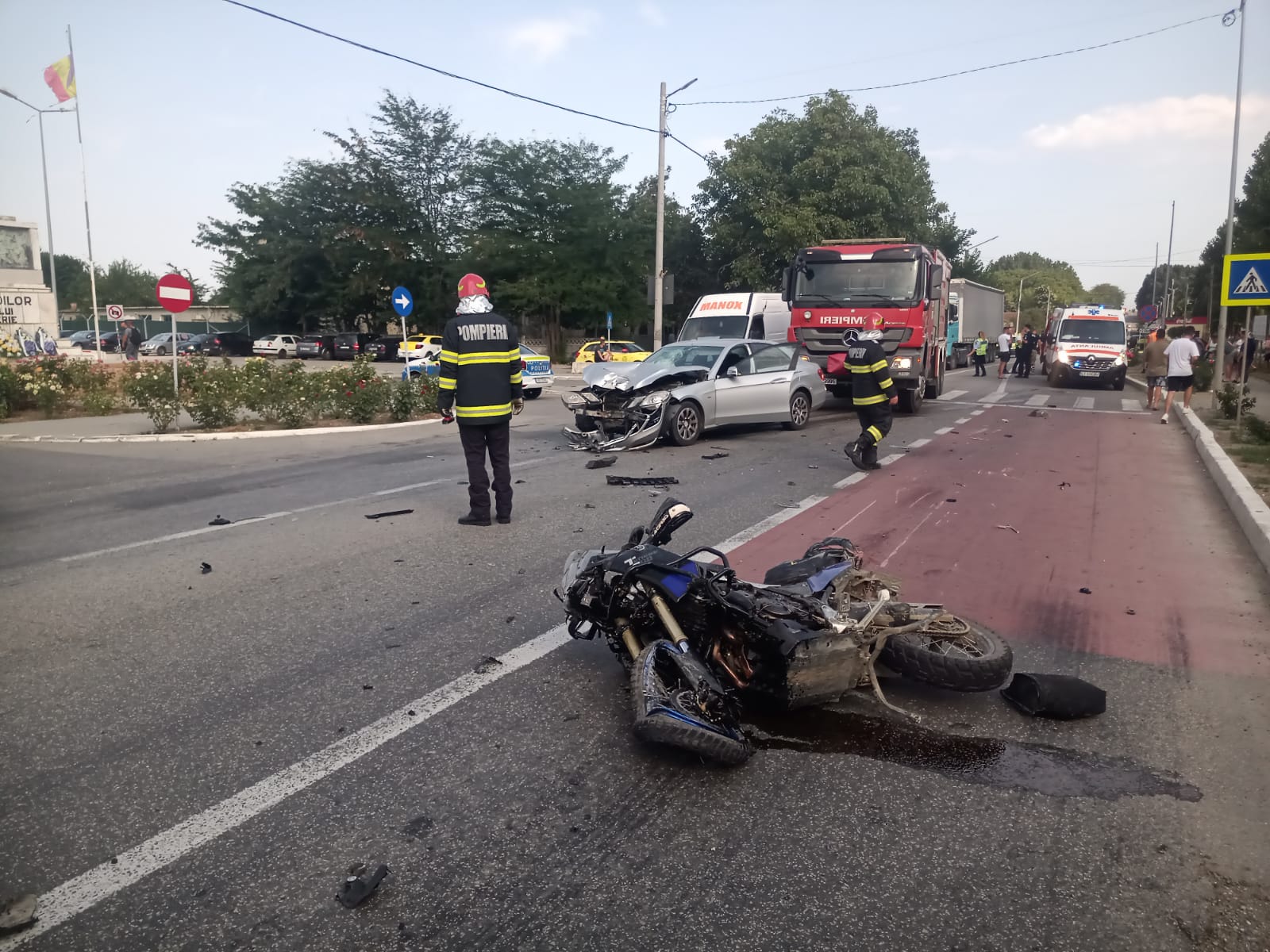 Accident în Mihail Kogălniceanu între o motocicletă și un autoturism