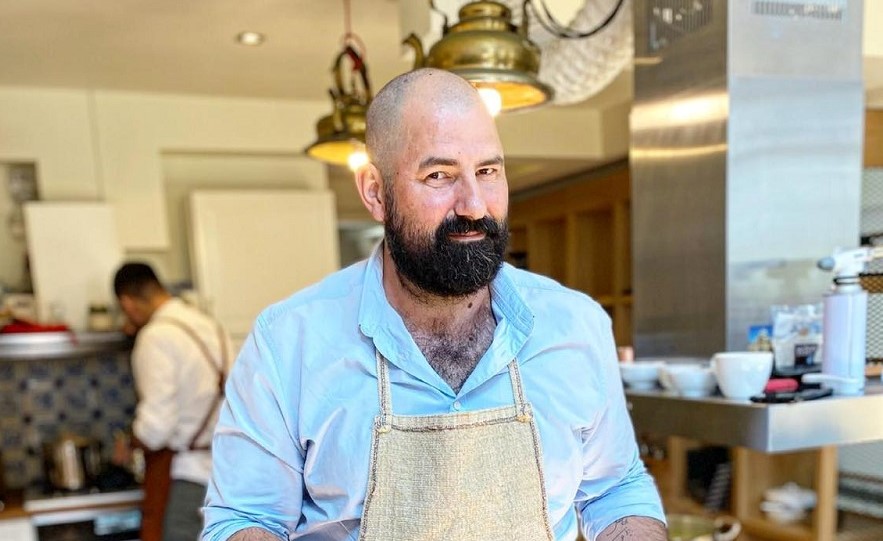 Chef Adi Hădean intervine în scandalul copiilor nesupravegheați în restaurante: "Maria o să dea peste unul dintre grătare. Dacă nu-și arde fața, măcar își arde mâinile și dă foc la terasă”