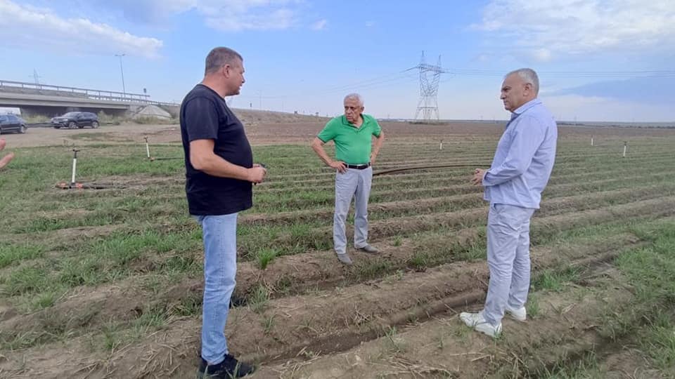 Fermier din județul Constanța, felicitat de ministrul Daea pentru modul în care și-a protejat culturile: „Impresionant pentru toți”