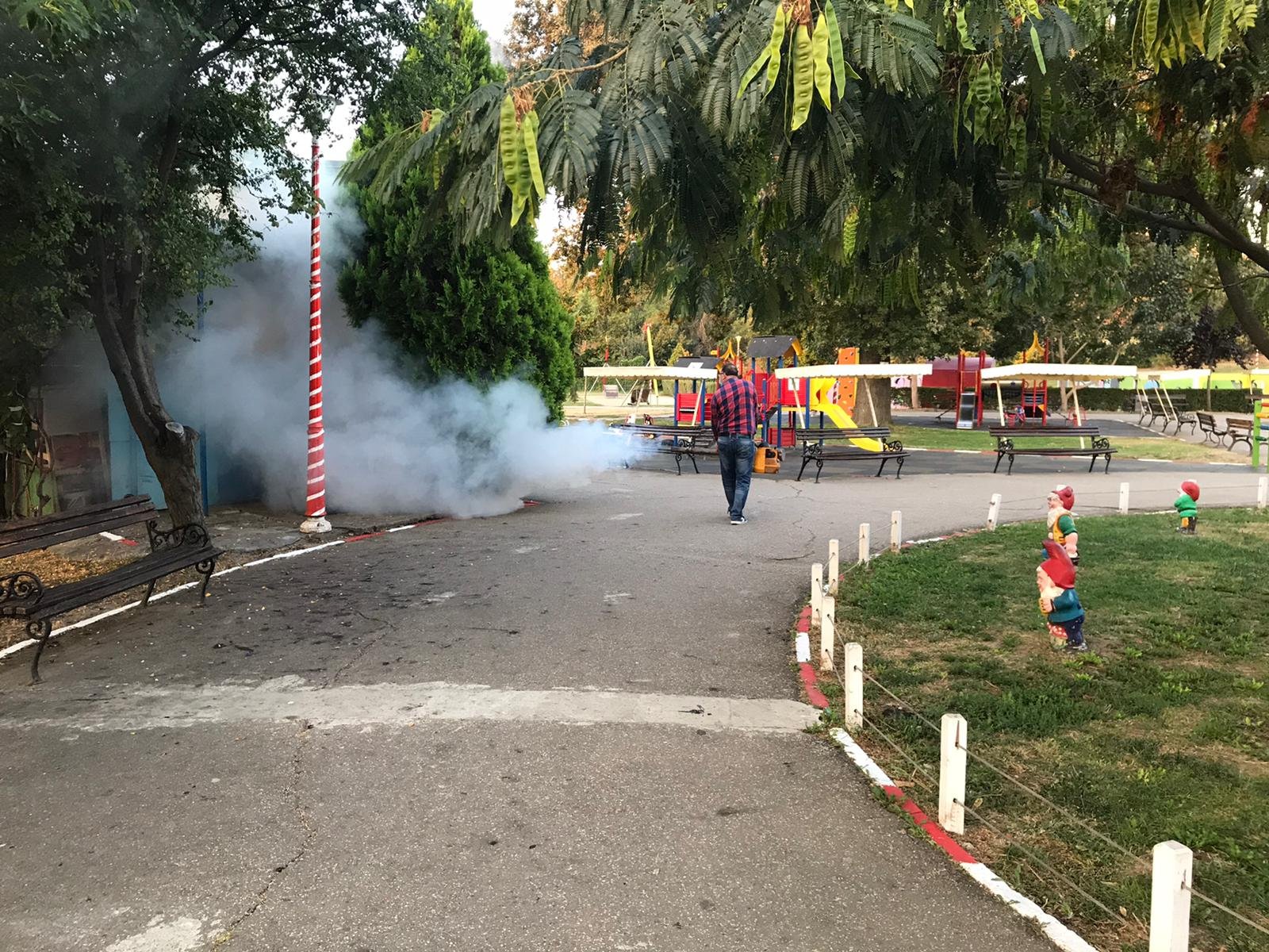 Accesul în parcurile Țara Piticilor și Gravity Park va fi restricționat mâine, pentru dezinsecție și dezinfecție