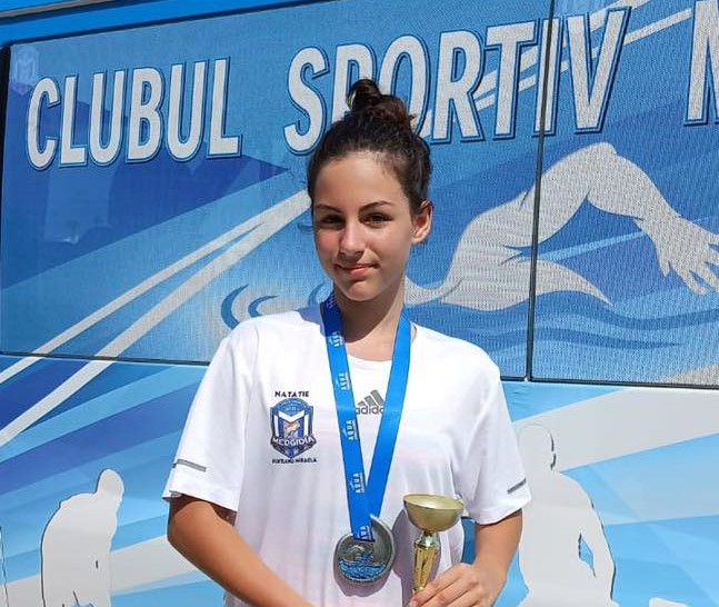 Mihaela Munteanu, legitimată la CS Medgidia, a obținut locul trei la Maratonul de Înot din Marea Neagră