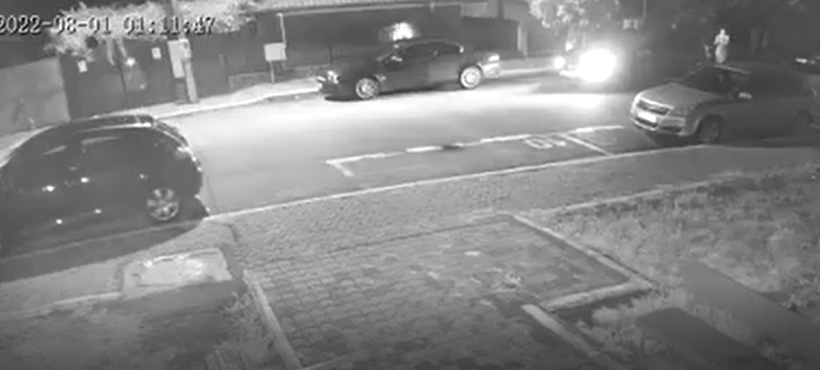 (VIDEO) Un șofer a lovit un autoturism și apoi a fugit de la locul incidentului, în Medgidia