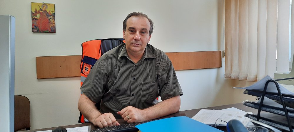 ANI: Fostul manager al Ambulanței Constanța și-a angajat soția în instituție prin încălcarea legii