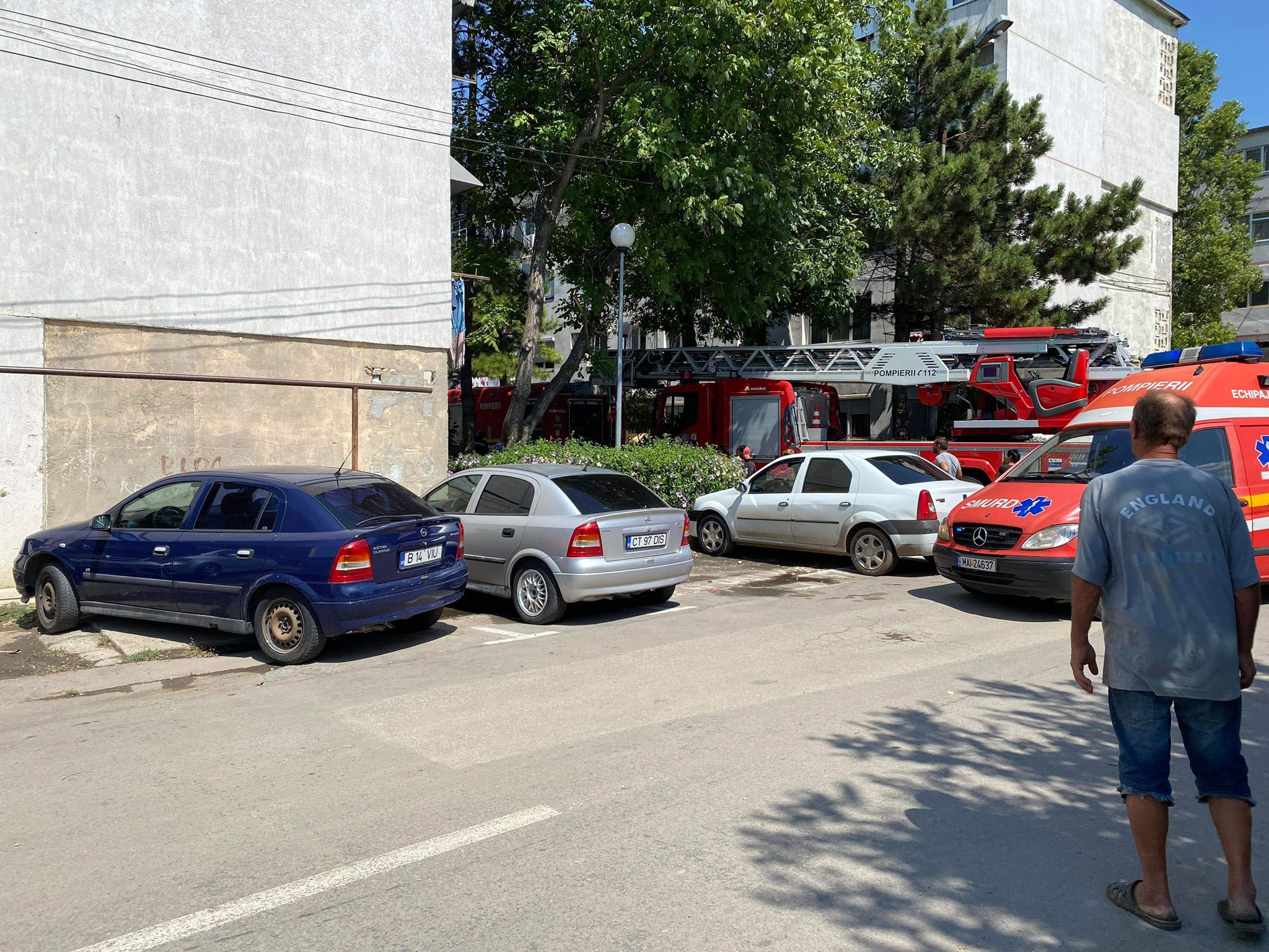 (VIDEO) ALERTĂ la Medgidia: Arde un apartament