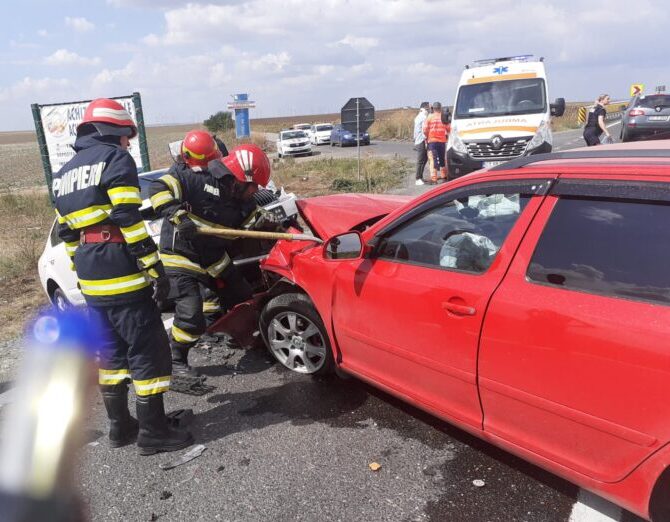 Accident rutier la Cogealac. Două persoane au ajuns la spital