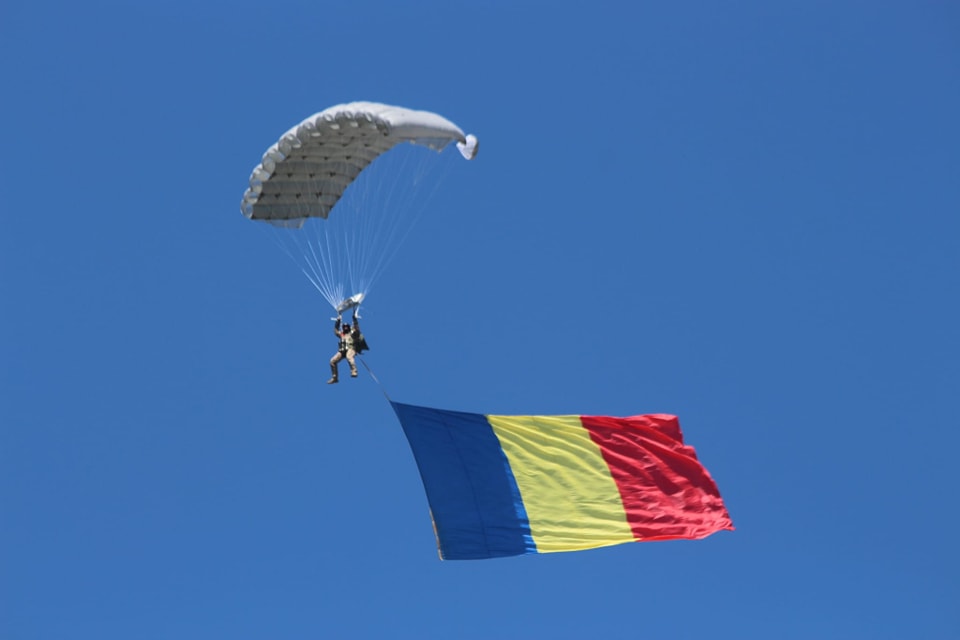 Armata Română anunță noi recrutări. Ce condiții trebuie să îndeplinească cei care vor să își servească patria