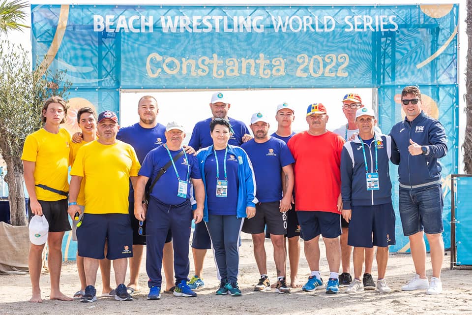 Seniorii României au cucerit OPT medalii în ultima zi a Campionatului Mondial de Lupte pe Plajă