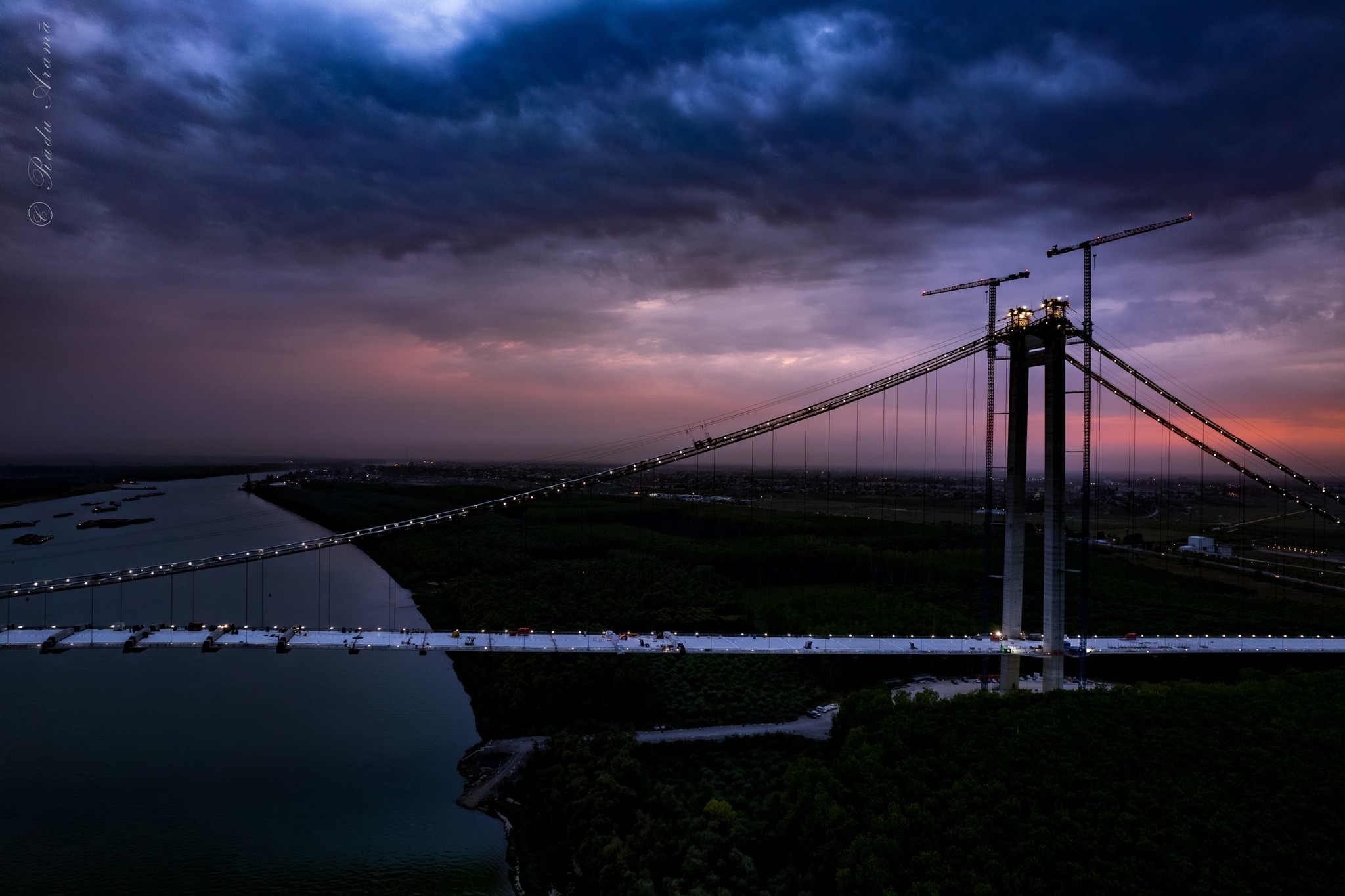 Construcția podului de peste Dunăre, cea mai scumpă lucrare de infrastructură din ultimii 30 de ani din România, aproape finalizată