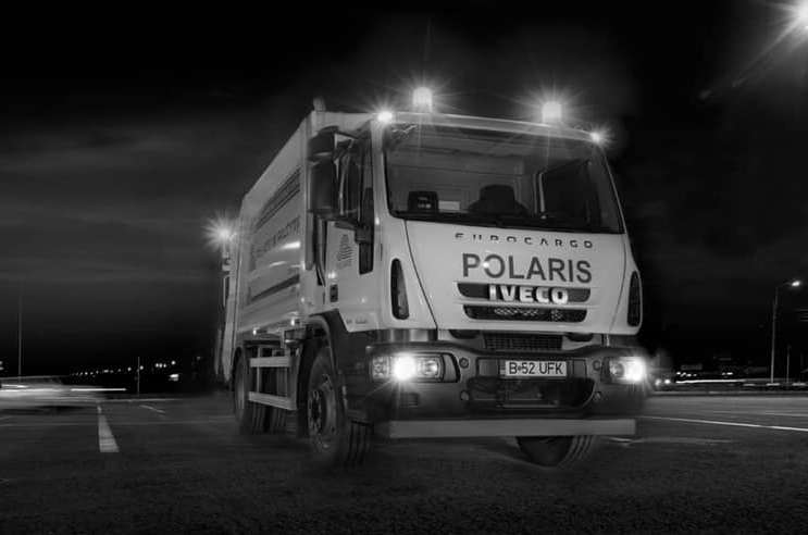Sancțiuni de peste 400 de lei pentru șoferii care blochează amplasamentele destinate colectării deșeurilor!