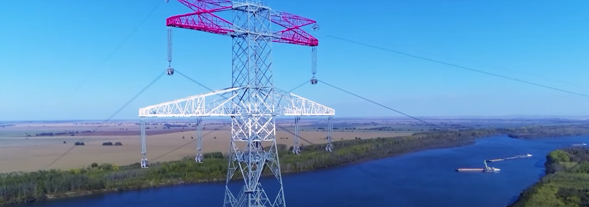 Finalizarea traversării Dunării în cadrul lucrării de construire a Liniei Electrice Aeriene Cernavodă - StâlpuFinalizarea traversării Dunării în cadrul lucrării de construire a Liniei Electrice Aeriene Cernavodă - Stâlpu