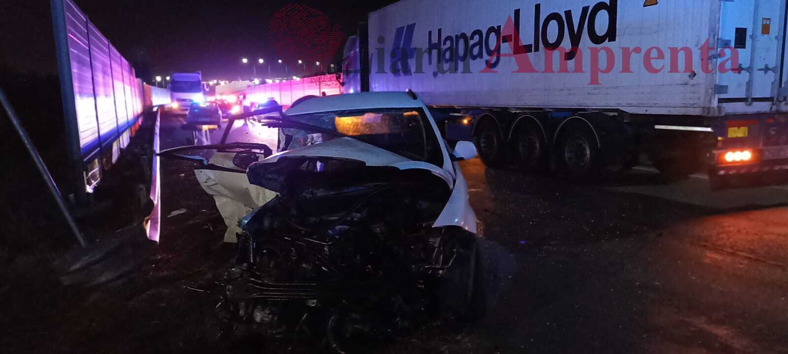 (FOTO) Accident rutier între un TIR și un autoturism în Agigea, în zona Sanatoriului