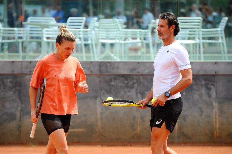 Cine este oficialul român care cere ca Mouratoglou să PLĂTEASCĂ dacă a „trădat-o” pe Simona