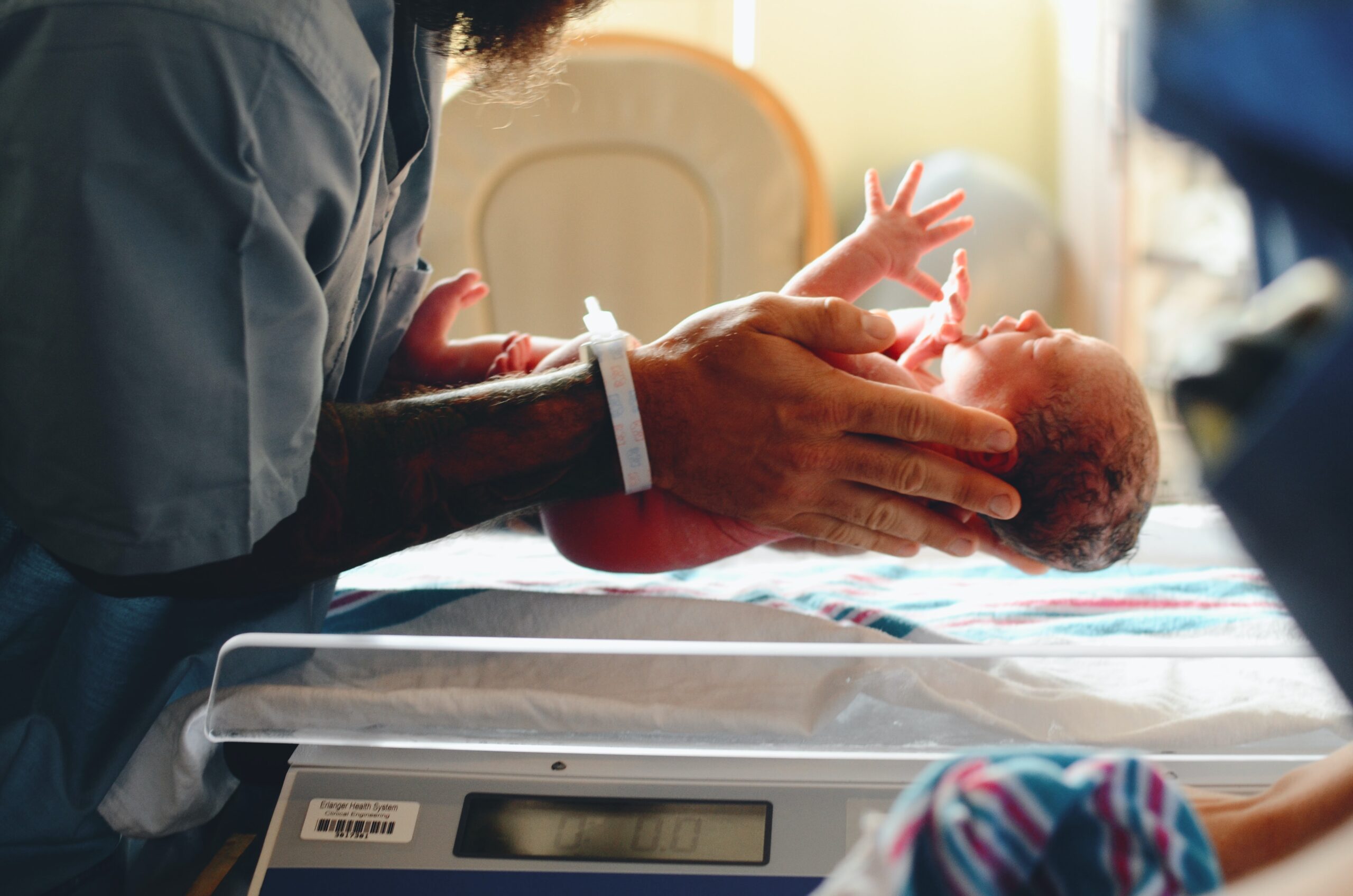 Mai bine de o jumătate de copiii născuți prematur în România își pierd viața în spitale. Vezi care sunt cauzele
