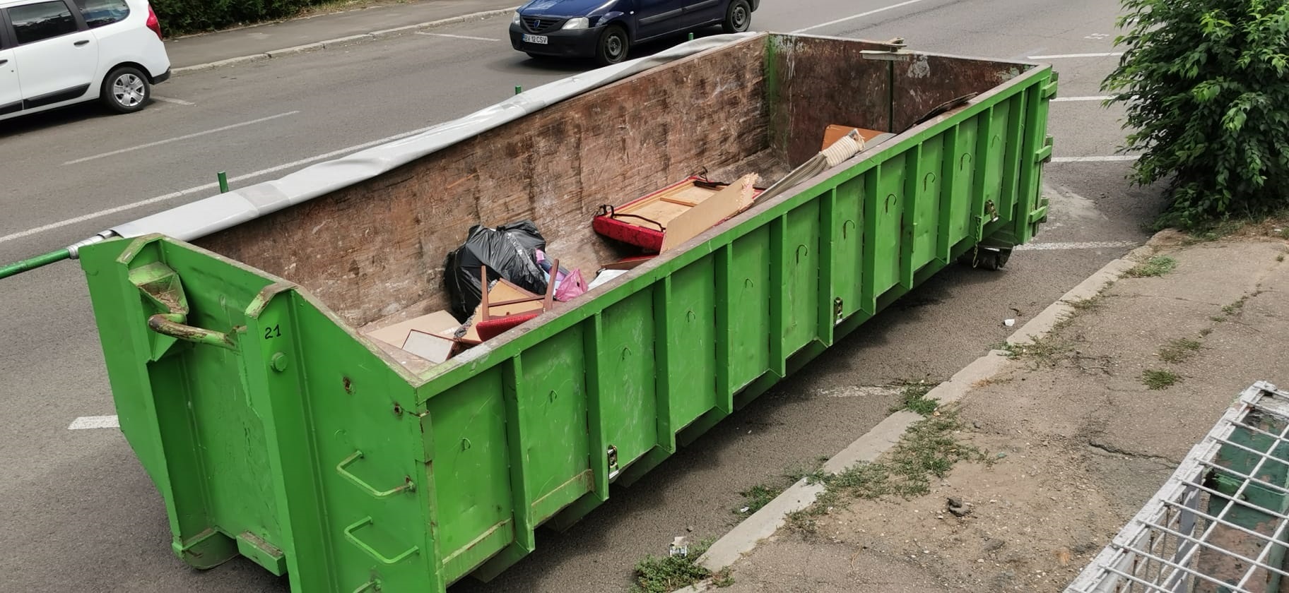 Constănțenii din Abator și Far își pot arunca deșeurile voluminoase în containerele speciale aflate în această săptămână în aceste cartiere