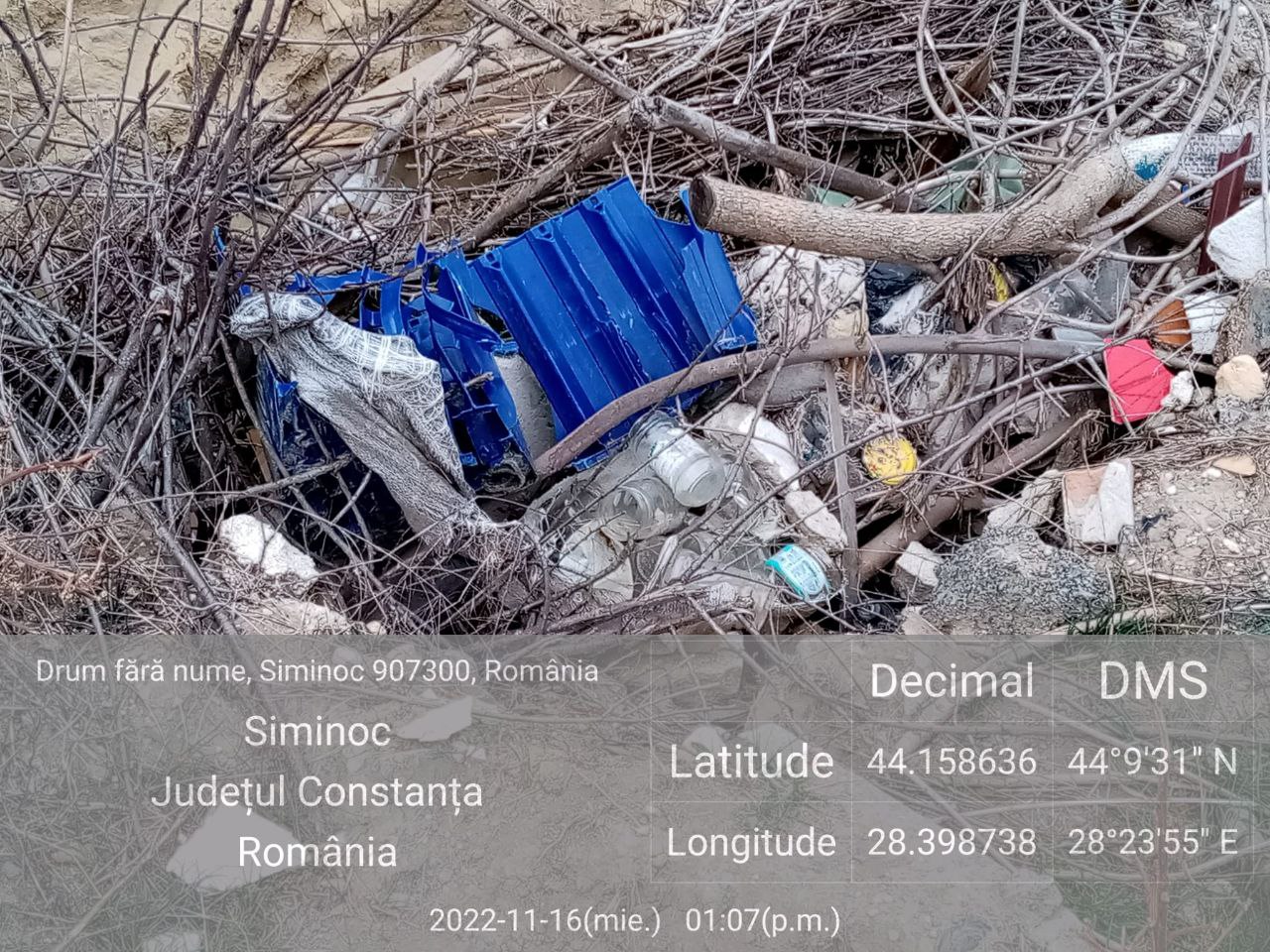 O unitate militară din județul Constanța, atenționată de către Garda de Mediu să facă curat pe un teren care îi aparține