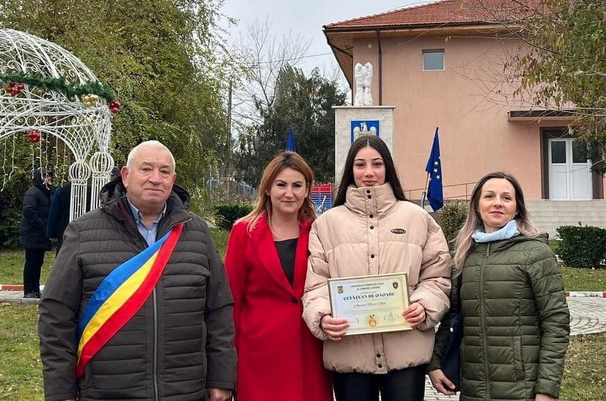 (FOTO) De Ziua Națională a României, sportiva Amalia Niță a primit titlul de cetățean de onoare al comunei Lumina