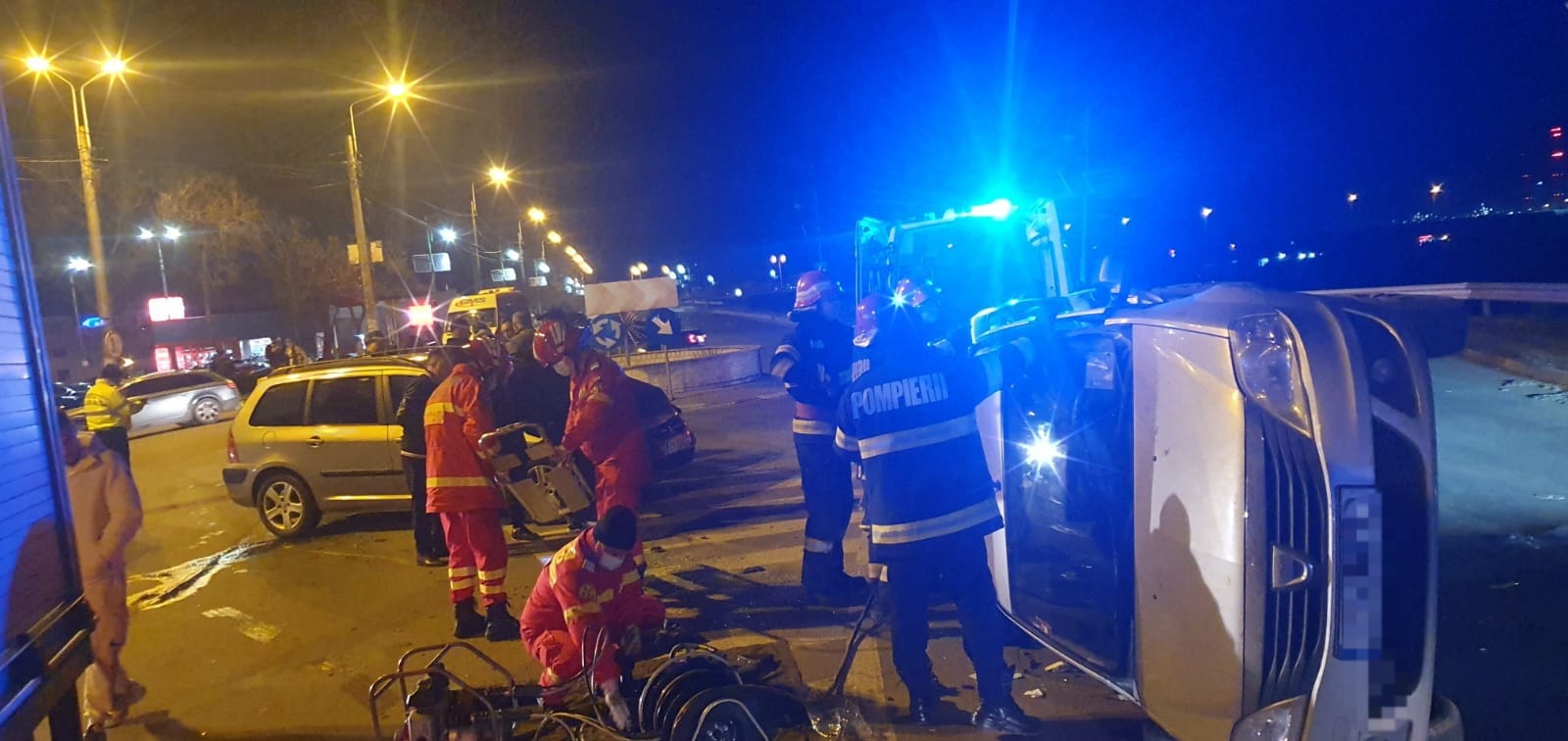 (FOTO/VIDEO) Un autoturism s-a RĂSTURNAT în Năvodari