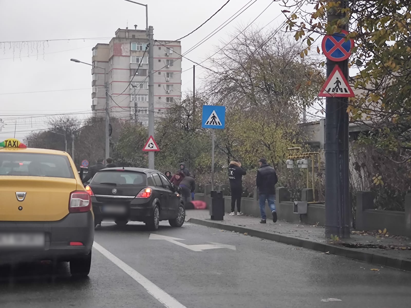 Femeie lovită pe trecerea de pietoni de pe bulevardul I. C. Brătianu, din zona Cora