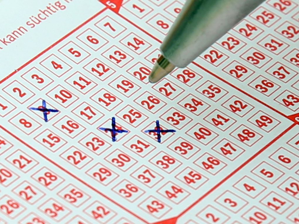 Report uriaș la Loto 6/49 la extragerea de duminică - peste 7 milioane de euro