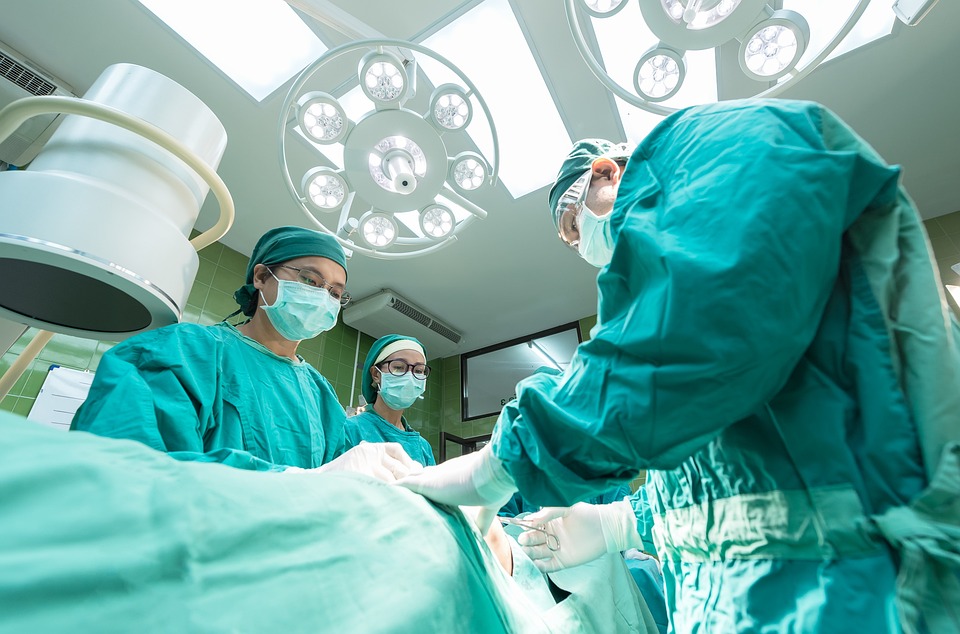 Propunere Colegiul Medicilor: victimele malpraxisului să fie despăgubite în baza unei înțelegeri amiabile