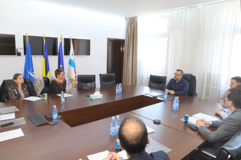 Fundația Word Vision Romania a donat 150 de laptopuri copiilor români și ucrainieni din Constanța