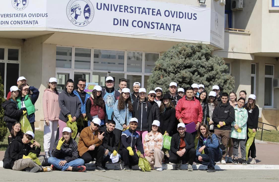 Polaris M Holding Constanța a organizat o acțiune de ecologizare în Campusul Universitar din Constanța