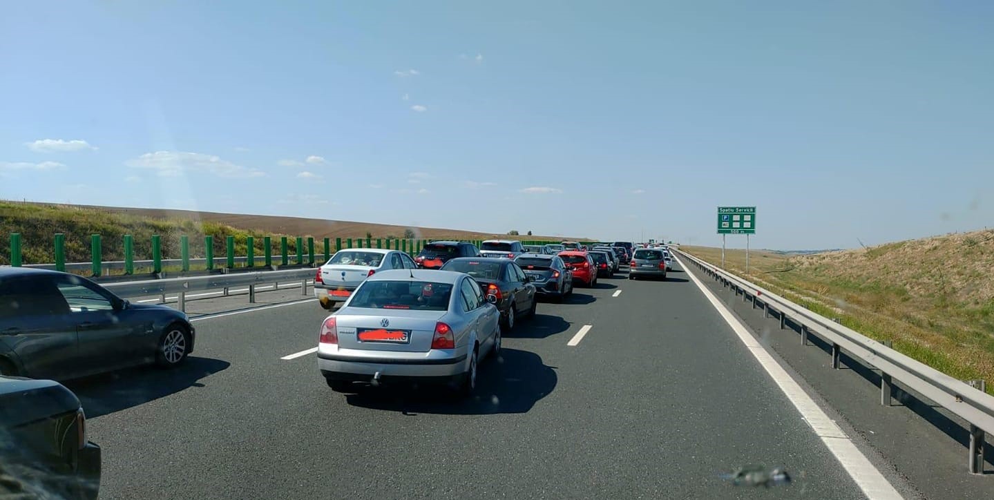 Atenție, șoferi! Traficul este DEVIAT pe A2 București - Constanța