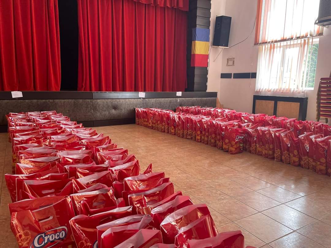 Primăria și Consiliul Local Peștera distribuie, de astăzi, pachete cu produse tradiționale de Paște