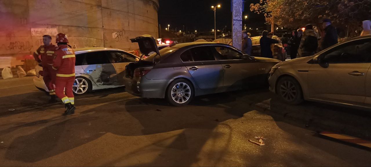 (FOTO) Accident cu mai multe mașini pe bulevardul Aurel Vlaicu din Constanța