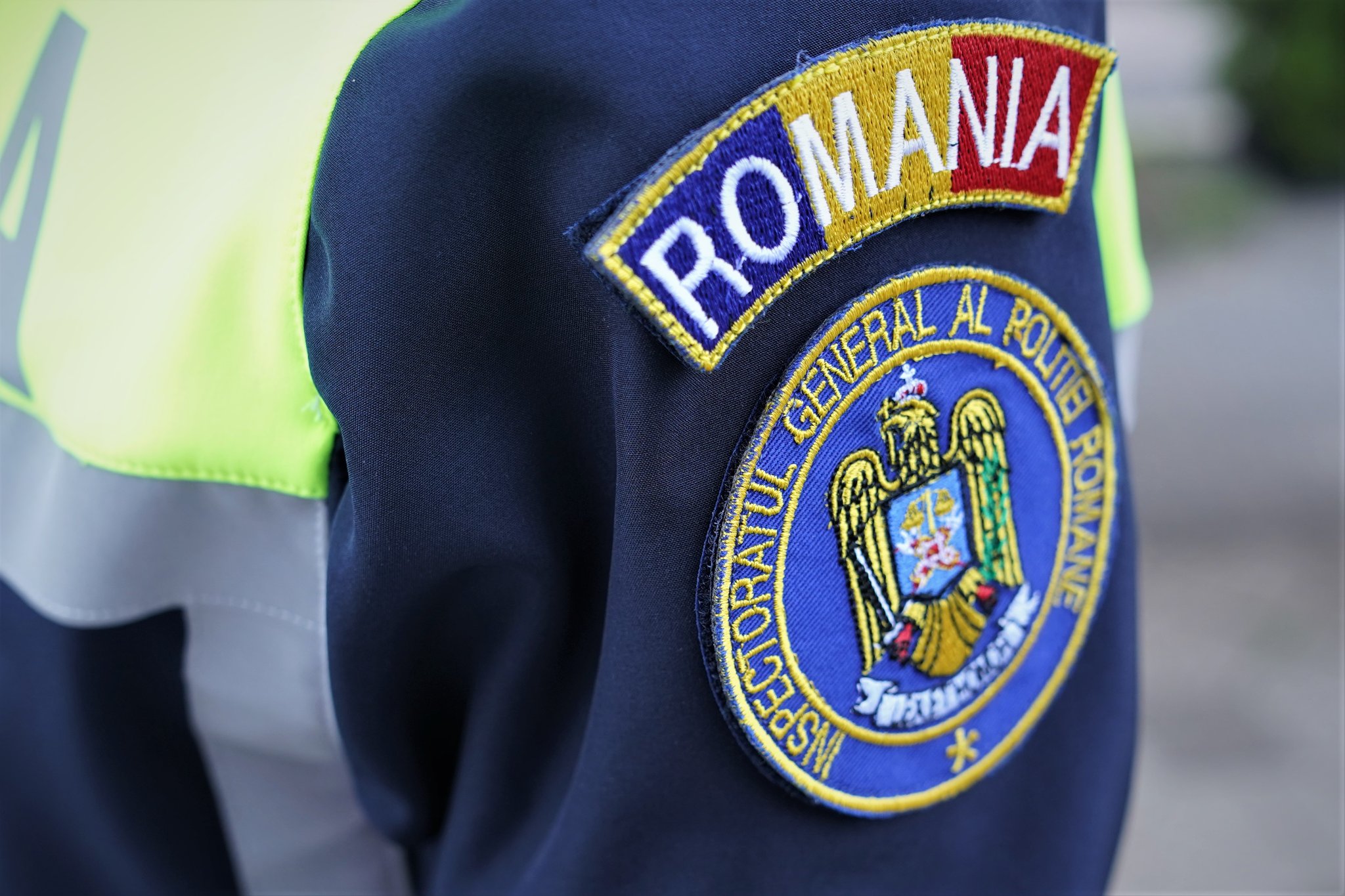 Șase indivizi din Constanța s-au dat drept polițiști și au agresat trei tineri într-o pădure