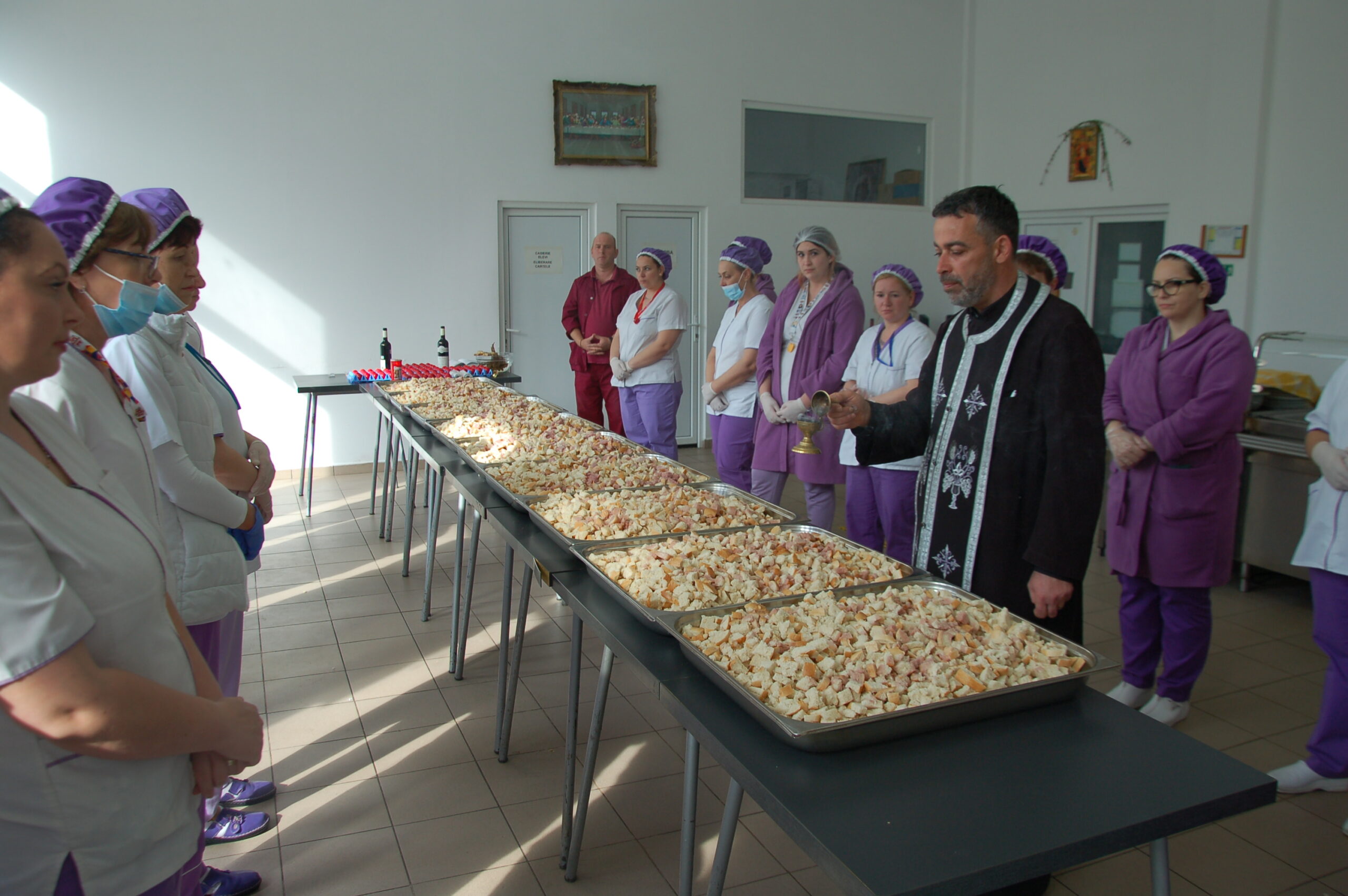 Angajații SC Arimex Comexim 2000 SRL au pregătit spre sfințire 100 de pâini pentru pacienții din spitalele constănțene