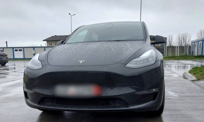 Bolid de lux neînmatriculat descoperit de polițiștii de frontieră de la Isaccea