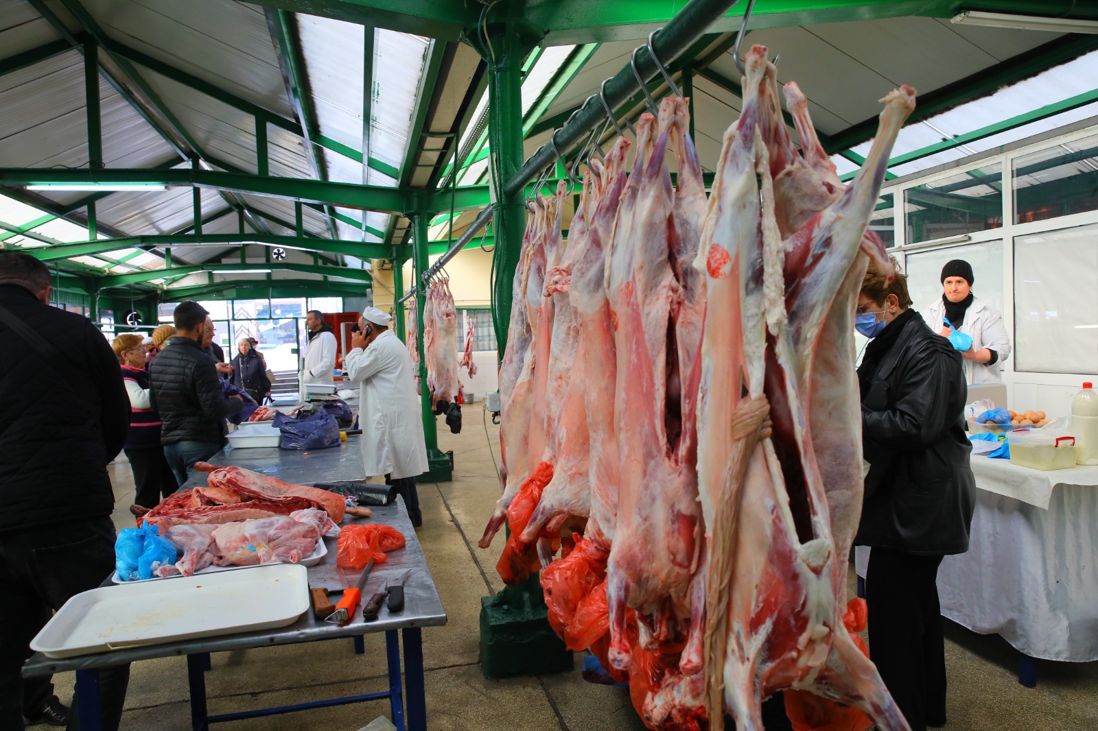 Comercializarea cărnii de miel în piețele din Constanța