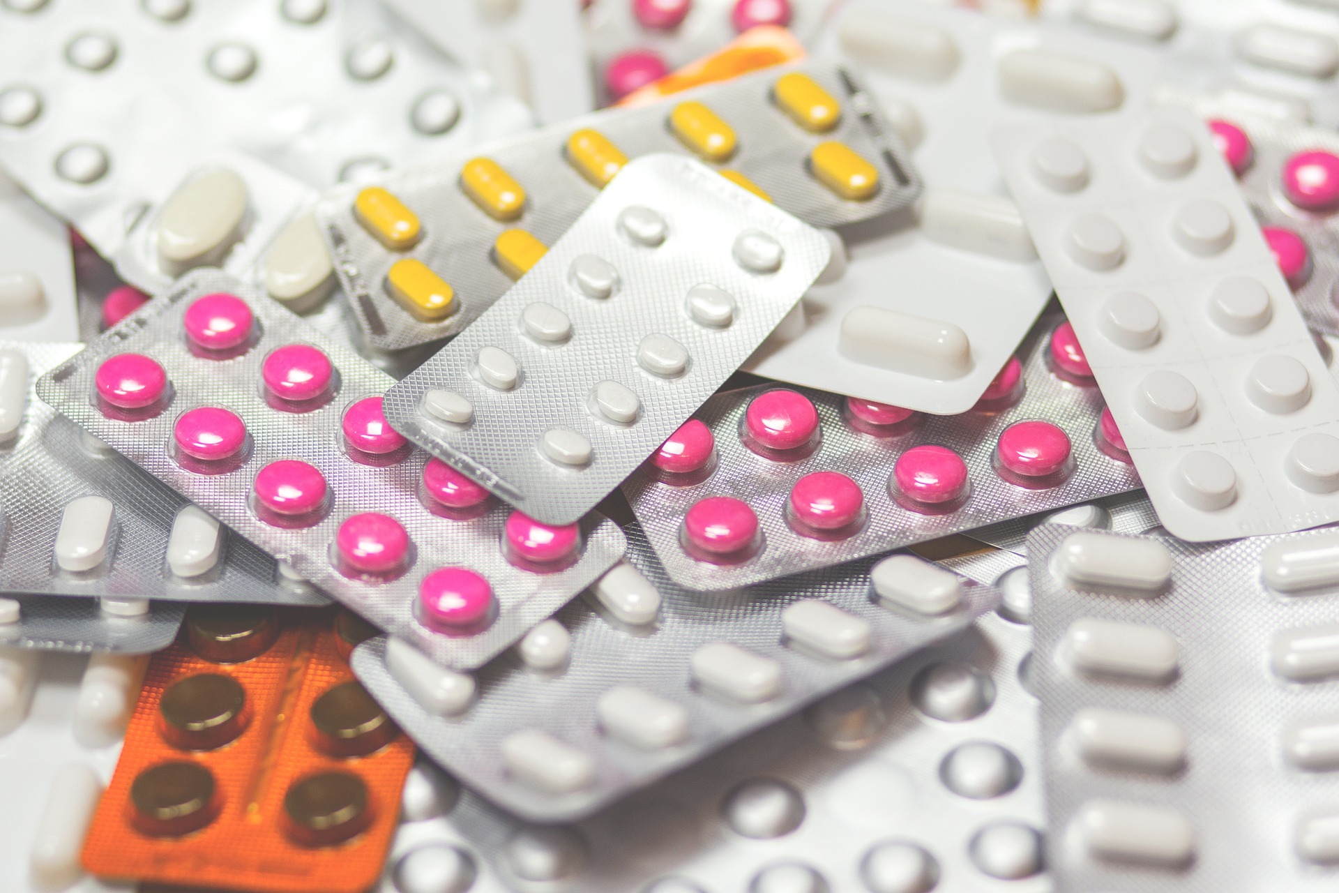 Ministerului Sănătății vrea să oblige farmaciile să raporteze zilnic toate operațiunile cu antibiotice