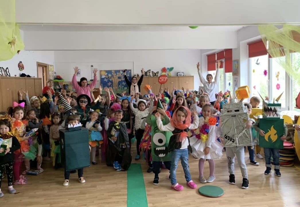 (FOTO) Proiectul “Ecogrădinița”: Preșcolarii au învățat de la reprezentanții Polaris M Holding cum să colecteze separat