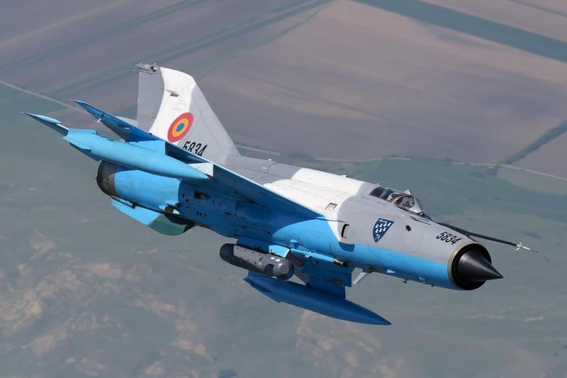 Judecătorii din Constanța și din Ploiești, ping-pong cu dosarul kerosenului care ar fi degradat avioanele MIG 21 Lancer! Înalta Curte, chemată să facă lumină