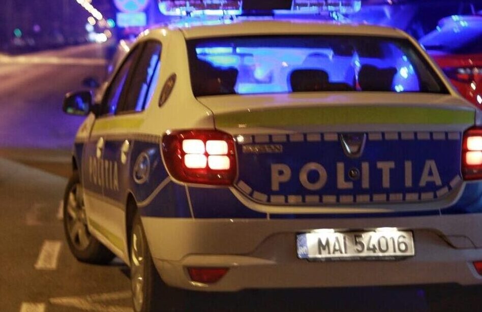 O șoferiță beată a intrat cu mașina într-un stâlp pe strada Chiliei, din municipiul Constanța