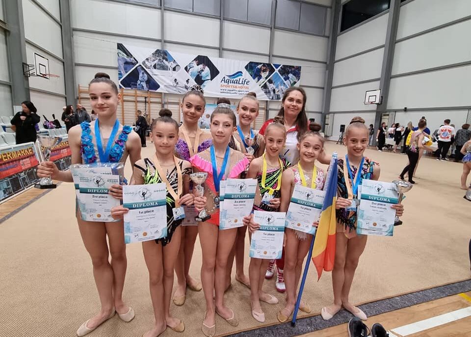 Gimnastele comunei Cumpăna s-au întors cu 25 de medalii de la Turneul Internațional din Bulgaria