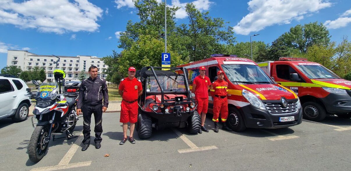 Pompieri din 19 judeţe şi municipiul Bucureşti, detaşaţi pe litoral