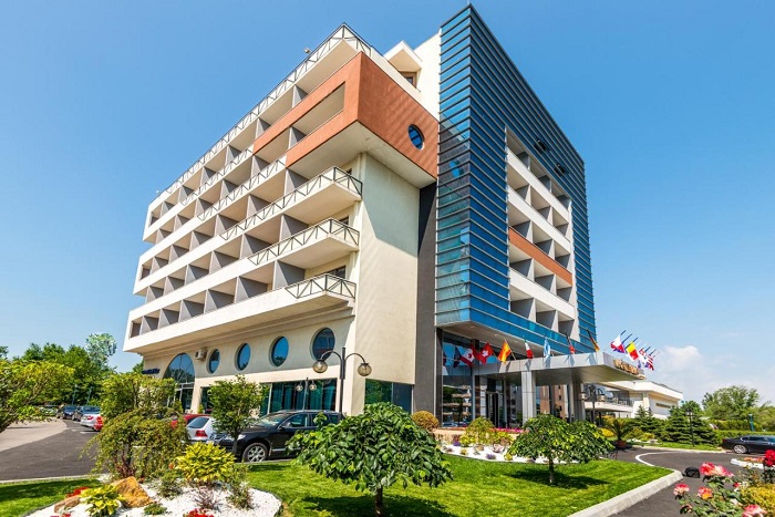 Schimbări în cea mai veche firmă a fraților Antonel și Stere Parteca: Își mută afacerile în zona de sud a litoralului