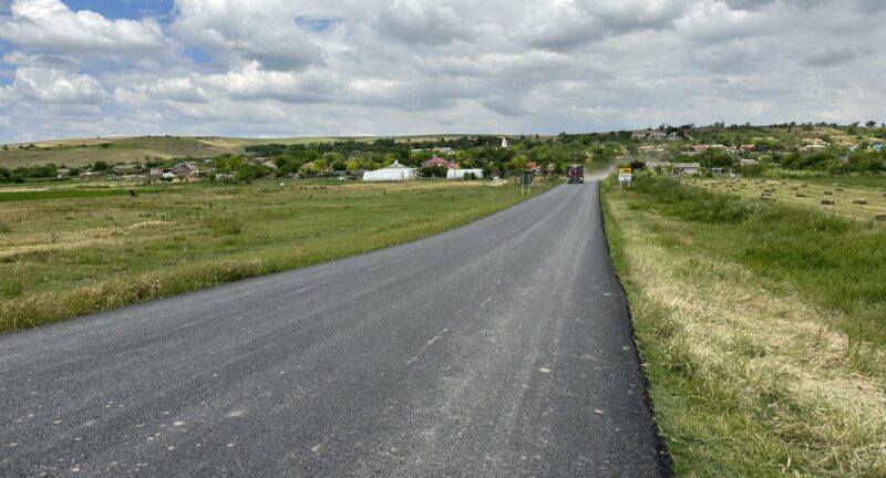 (FOTO) Au fost finalizate lucrările de modernizare a drumului Peștera – Ivrinezu Mare – Ivrinezu Mic