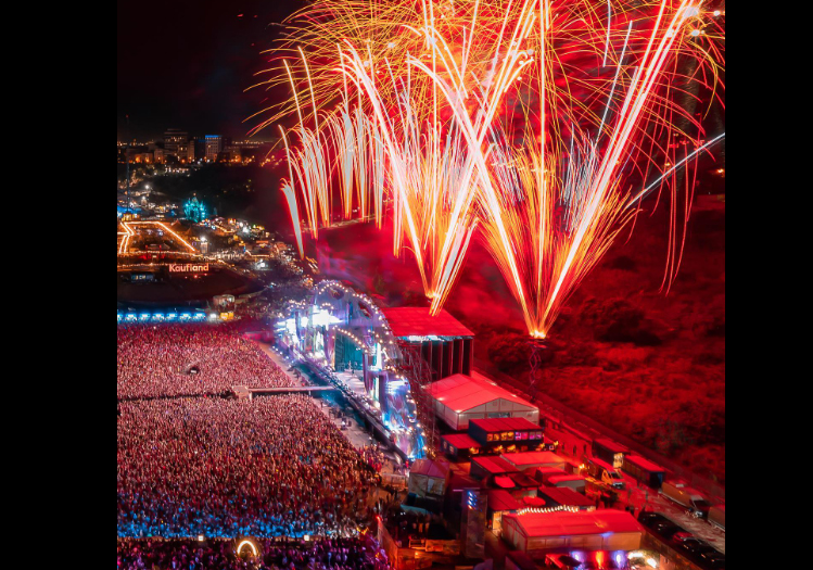 NEVERSEA 2023: Lineup-ul complet şi programul pe zile al celui mai mare festival de pe o plajă din Europa. Apar trei scene noi